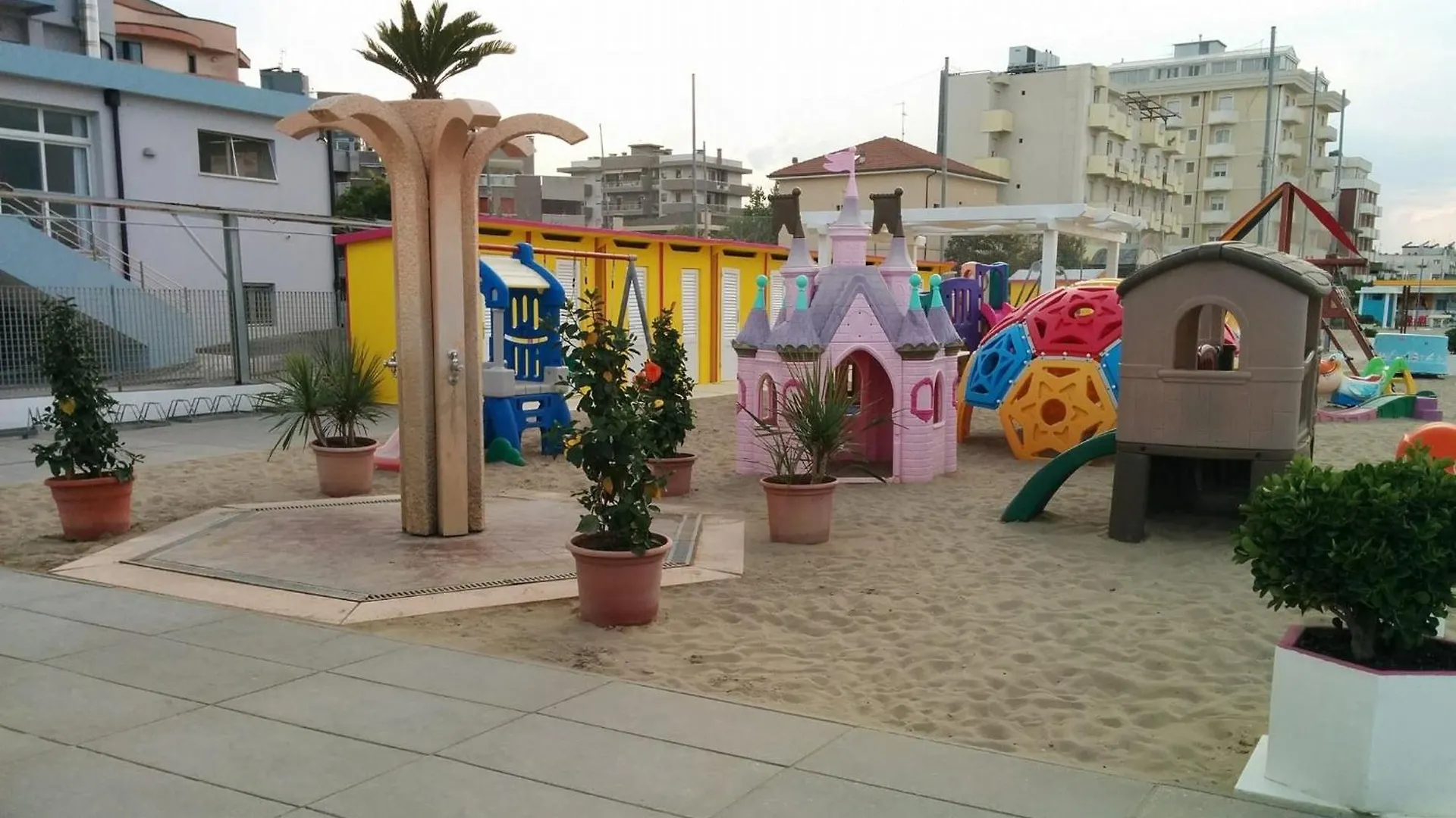 Apartamento Maison De Mer Rimini Itália